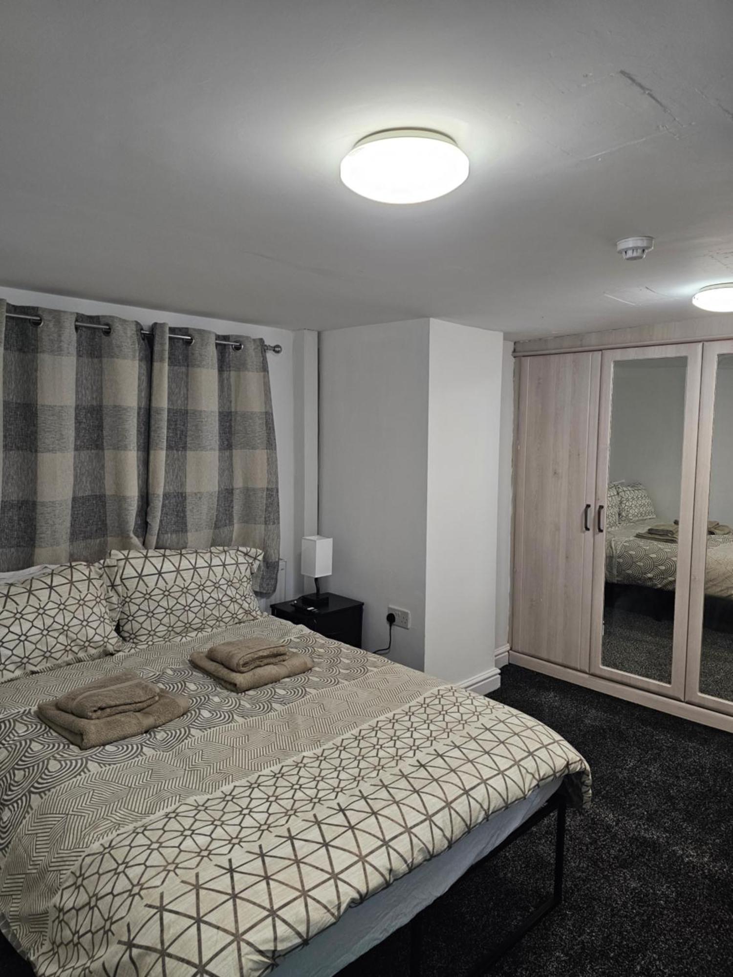 Basement Apartment City Centre Манчестер Экстерьер фото