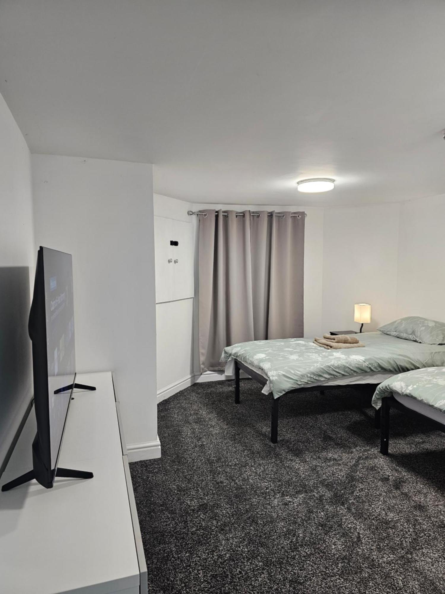 Basement Apartment City Centre Манчестер Экстерьер фото